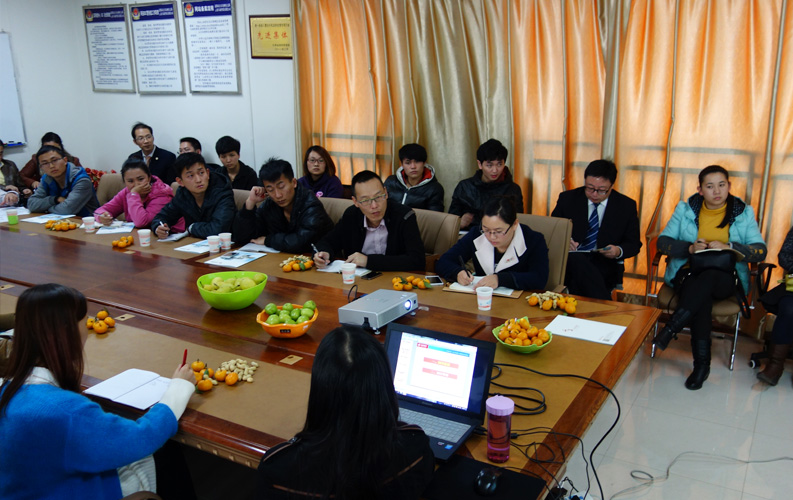 天度第四屆客戶沙龍及網(wǎng)絡營銷分享會于2013年10月23日舉行，30余家客戶參加了本次沙龍和講座，并給予高度贊許和認可。事實證明，天度在不斷強化產品和服務品質的同時，我們還持續(xù)不斷加強對客戶網(wǎng)站運營和營銷推廣上的支持。選擇天度，就是選擇了一條通往新媒體營銷和電子商務的捷徑。