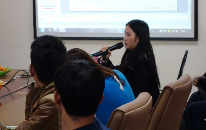 昆明天度網(wǎng)絡公司從2013年開始籌備新媒體營銷公益講座和老客戶網(wǎng)絡營銷沙龍，我們邀請了國內網(wǎng)絡營銷和移動互聯(lián)網(wǎng)營銷專家親臨公司，為保證培訓質量和溝通效果，我們每次只邀請20-30家老客戶參加（全免費），我們將秉承全公益、全免費、不推銷任何產品和服務、只講干貨等原則，為新老客戶創(chuàng)造更多價值。